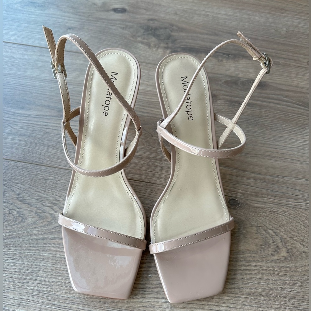 Modatope patent leather heeled sandal, nude, size 8.5